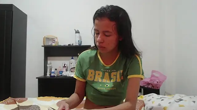 nathaly jones  online show from May 27, 2026, 12:13 pm
