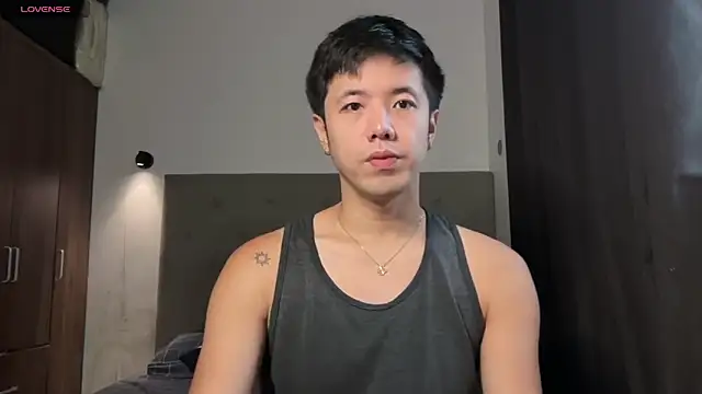 Addictiveboi online show from June 19, 2026, 1:32 am