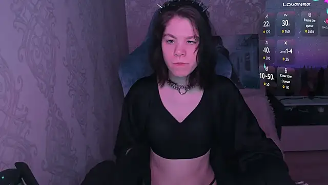 aestheticbeing online show from April 4, 2026, 12:02 pm