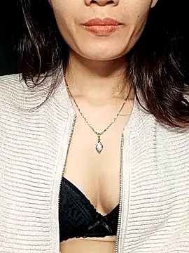 Hinna x online show from November 3, 2025, 8:54 pm