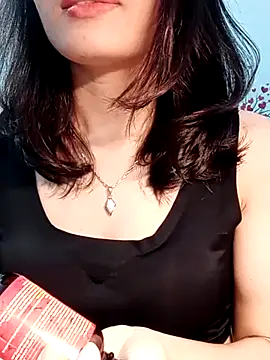 Hinna x online show from March 13, 2026, 6:42 am