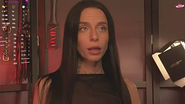 Snapshot of livia_starwars chatting on October 1, 2025, 9:21 pm livia starwars online show from October 1, 2025, 9:21 pm