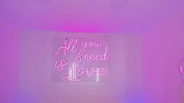 aleksandramiller  online show from May 22, 2026, 12:44 pm