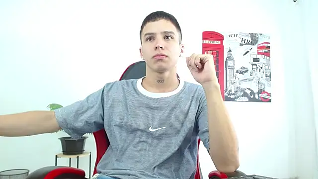 Cumandres18 online show from October 23, 2025, 2:05 pm