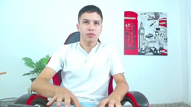 Cumandres18 online show from October 29, 2025, 1:57 pm