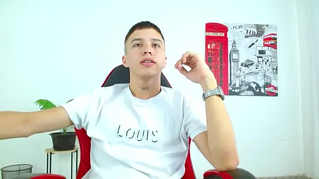 Cumandres18 online show from November 18, 2025, 2:43 pm