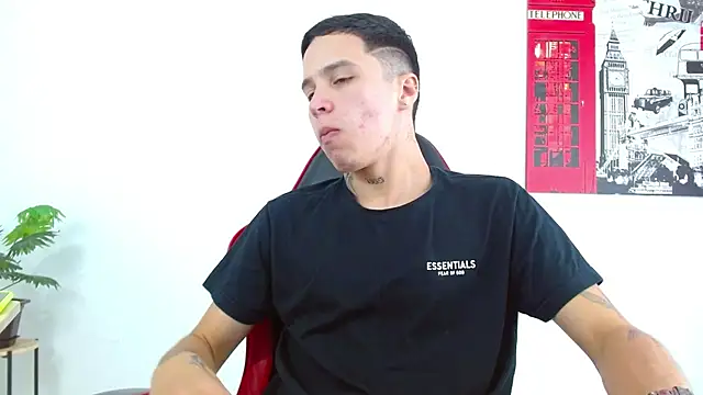 Snapshot of Cumandres18 chatting on February 10, 2026, 3:27 pm Cumandres18 online show from February 10, 2026, 3:27 pm