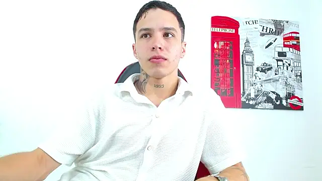 Snapshot of Cumandres18 chatting on February 11, 2026, 2:55 pm Cumandres18 online show from February 11, 2026, 2:55 pm