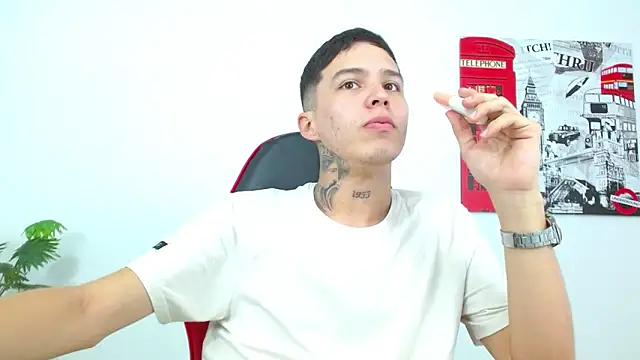 Snapshot of Cumandres18 chatting on February 19, 2026, 2:57 pm Cumandres18 online show from February 19, 2026, 2:57 pm