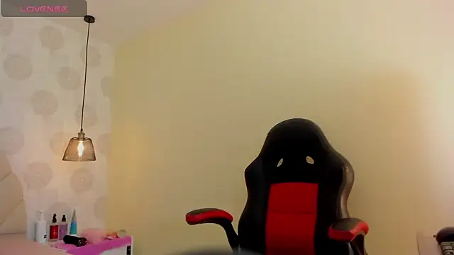 GIANAMILLER6 online show from November 16, 2025, 12:11 pm