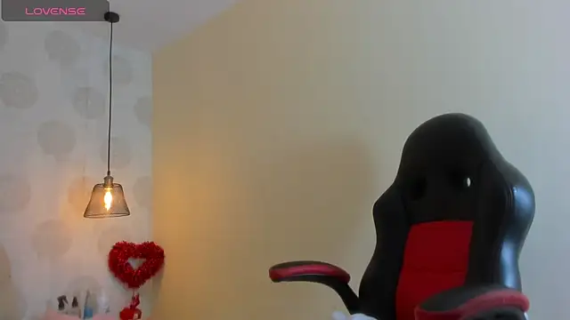 Snapshot of GIANAMILLER6 chatting on February 21, 2026, 12:06 pm GIANAMILLER6 online show from February 21, 2026, 12:06 pm