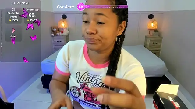 Snapshot of AuroraSky8 chatting on December 4, 2025, 12:25 pm AuroraSky8 online show from December 4, 2025, 12:25 pm