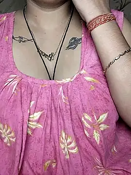 Shiny HOT01 online show from October 25, 2025, 5:48 am