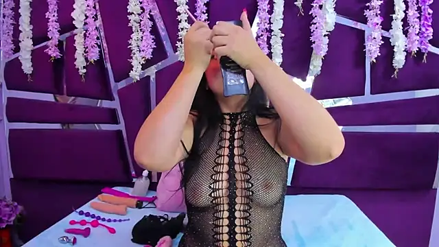 Mia Sweet 20 online show from November 26, 2025, 7:59 pm