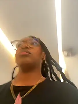 YallianaBrooks online show from December 2, 2025, 7:20 pm