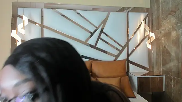 Snapshot of YallianaBrooks chatting on February 17, 2026, 12:12 pm YallianaBrooks online show from February 17, 2026, 12:12 pm