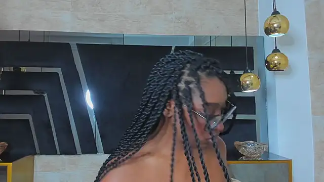 Snapshot of YallianaBrooks chatting on July 16, 2026, 12:00 pm YallianaBrooks online show from July 16, 2026, 12:00 pm