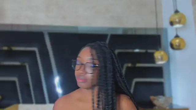 Snapshot of YallianaBrooks chatting on July 17, 2026, 12:01 pm YallianaBrooks online show from July 17, 2026, 12:01 pm