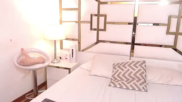 AnniieCarther online show from October 21, 2025, 11:55 am