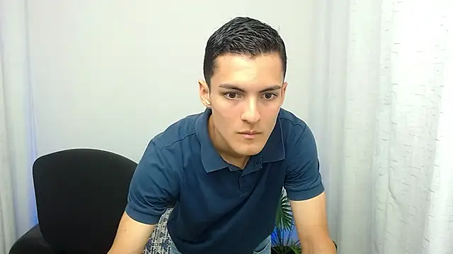 Matiius18 online show from November 3, 2025, 1:34 pm