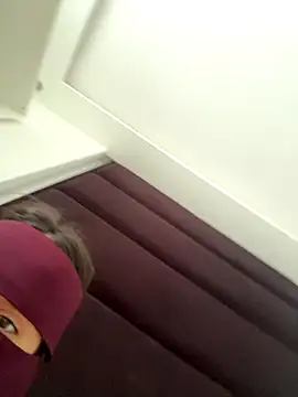 Rabroba89six online show from September 12, 2025, 2:17 pm