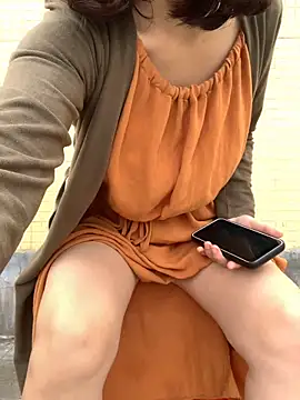 zhizhinaigai online show from November 9, 2025, 3:38 am