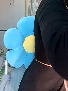 Dior baby online show from December 15, 2025, 1:43 am