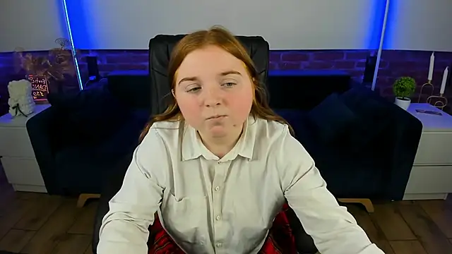 KattyRose8 online show from September 18, 2025, 5:42 am