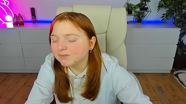 KattyRose8 online show from February 2, 2026, 7:34 pm