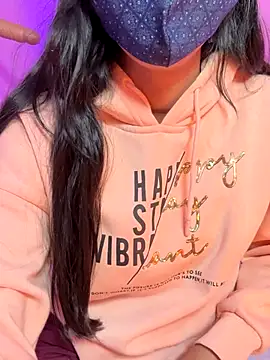 Neha18 online show from November 13, 2025, 5:23 pm