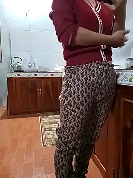 Snapshot of Sweet-Berry89 chatting on October 25, 2025, 11:51 am Sweet-Berry89 online show from October 25, 2025, 11:51 am