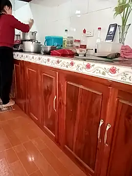 Snapshot of Sweet-Berry89 chatting on November 25, 2025, 4:23 am Sweet-Berry89 online show from November 25, 2025, 4:23 am