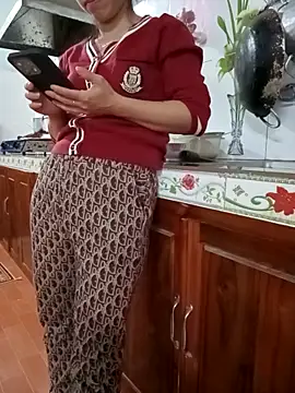 Snapshot of Sweet-Berry89 chatting on December 3, 2025, 4:20 am Sweet-Berry89 online show from December 3, 2025, 4:20 am