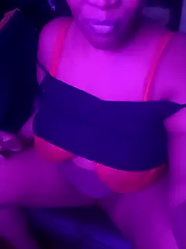 Nisha Benz online show from September 22, 2025, 8:00 pm