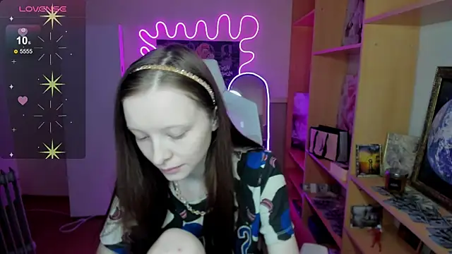 AliceHaris online show from November 16, 2025, 3:12 am