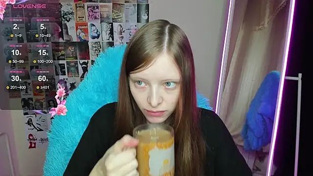 AliceHaris online show from November 26, 2025, 1:06 am