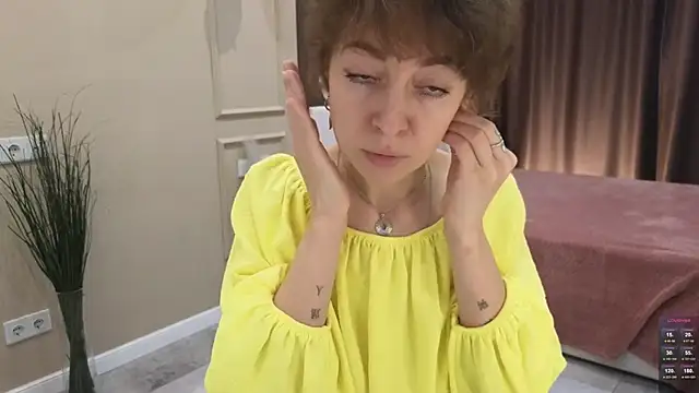 daniellia  online show from October 13, 2025, 8:03 am