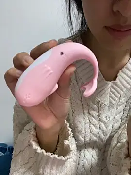 MengMeng0515 online show from November 18, 2025, 11:36 am