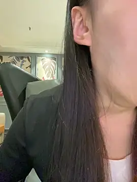 MengMeng0515 online show from April 12, 2026, 1:38 pm