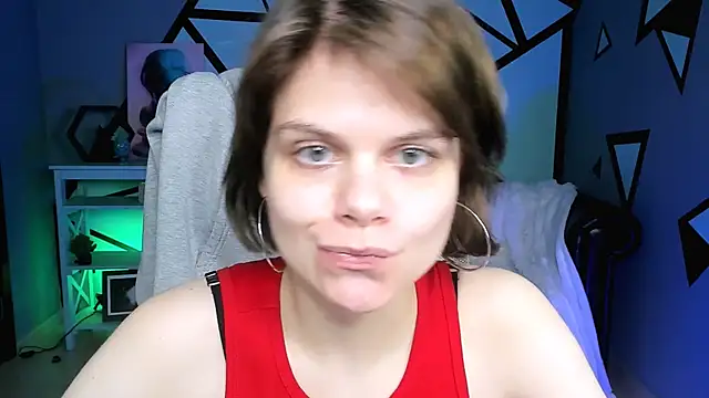 EllieMurler online show from September 30, 2025, 9:03 am