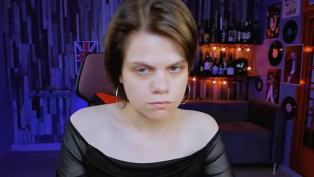 EllieMurler online show from October 9, 2025, 9:07 am