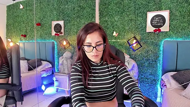 Linagh  online show from April 4, 2026, 11:29 am