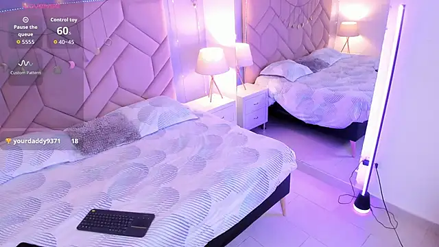 Snapshot of Bella__Lane chatting on February 17, 2026, 3:47 am Bella Lane online show from February 17, 2026, 3:47 am