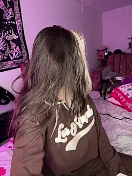 Snapshot of Bella__Lane chatting on February 28, 2026, 6:25 am Bella Lane online show from February 28, 2026, 6:25 am