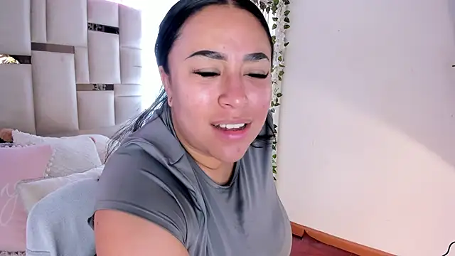 Zoey thompson online show from October 26, 2025, 2:56 pm