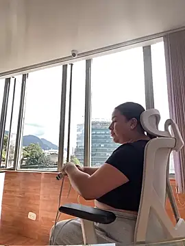 Zoey thompson online show from March 20, 2026, 7:41 pm