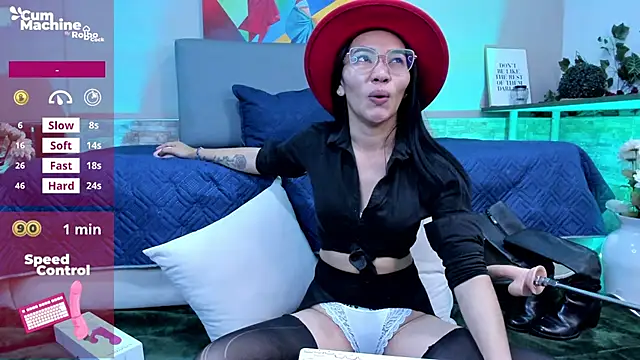 lucyy liiuu online show from September 16, 2025, 1:12 pm