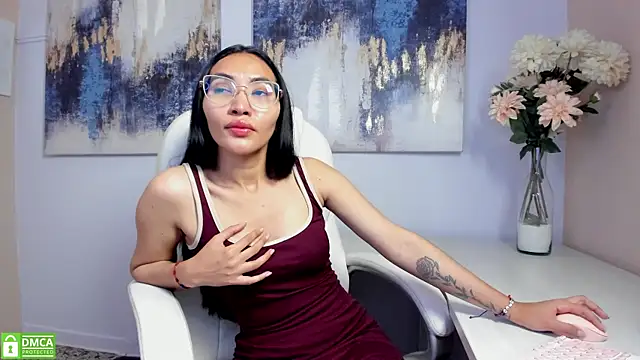 lucyy liiuu online show from November 13, 2025, 3:55 pm