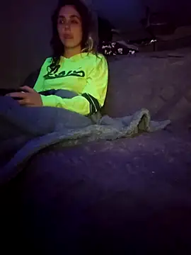 Snapshot of luvcupl chatting on November 12, 2025, 3:51 am luvcupl online show from November 12, 2025, 3:51 am