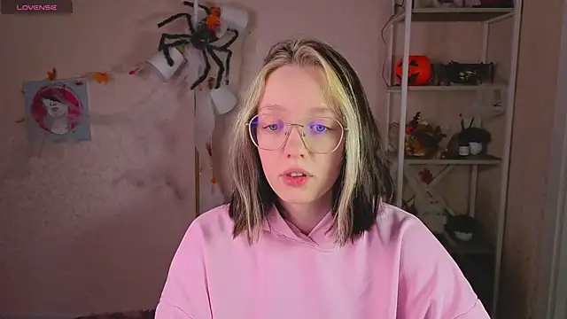 R0cket bunny online show from November 11, 2025, 1:16 am